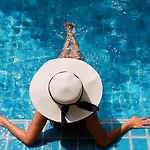 Tropical Lejlighedshotel Hanioti