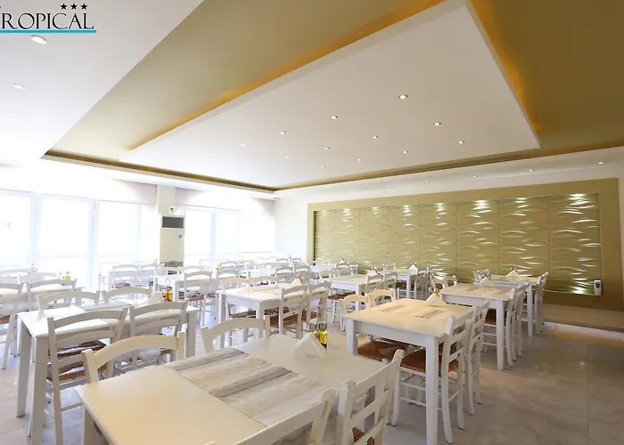 Tropical Hotel apartamentowy Hanioti