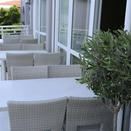 Tropical Apartmanhotel Hanióti