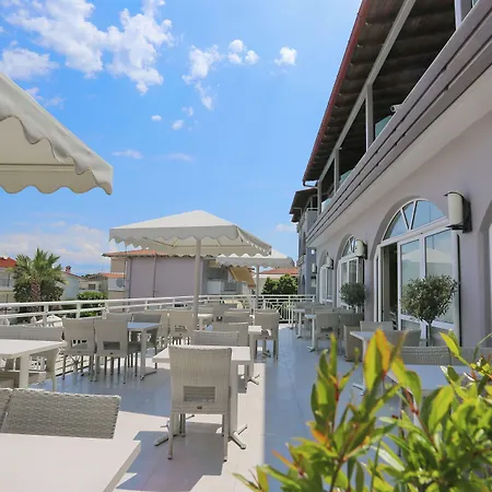 Апартхотел Tropical 4*