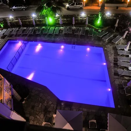 Tropical شقة فندقية