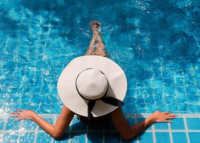 Tropical Hotel apartamentowy Hanioti